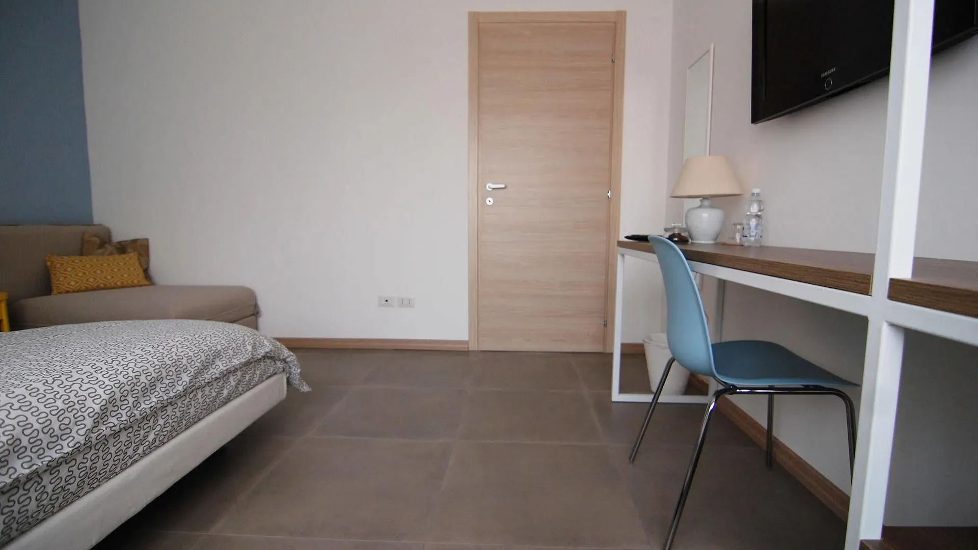 **  Le Officine Di Via Marsala Bed & Breakfast Legnano Italy