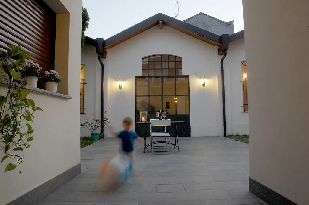 Le Officine Di Via Marsala Bed and Breakfast Legnano 2*,  Italien